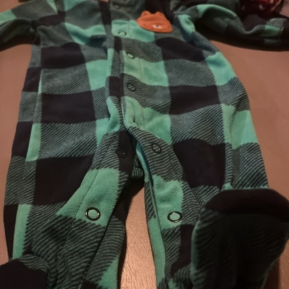 Green and black footies with little animal pocket, button up,newborn, worn once - Picture 3 of 3